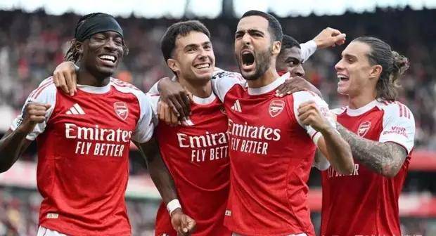 四线争冠是陷阱！阿森纳最明智之路：弃杯赛、死磕联赛，别重蹈利物浦覆辙！